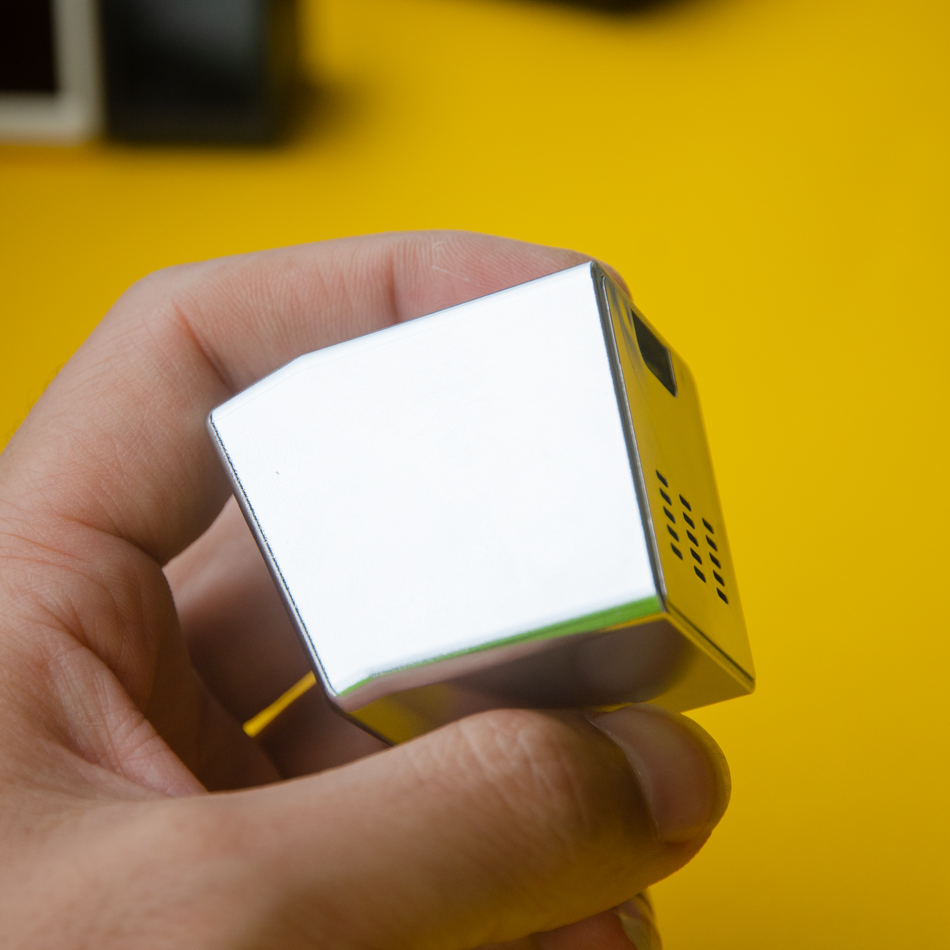 สถานีสภาพอากาศอัจฉริยะเดสก์ท็อ - Outdoor Power G Sensor บทวิจารณ์และราคา